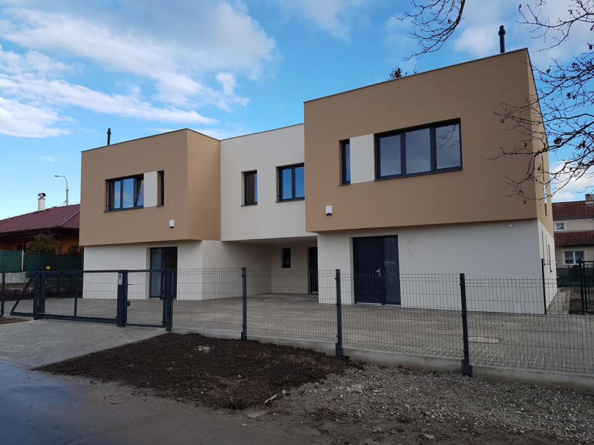 Tři rodinné domy – U Hřbitova, České Budějovice