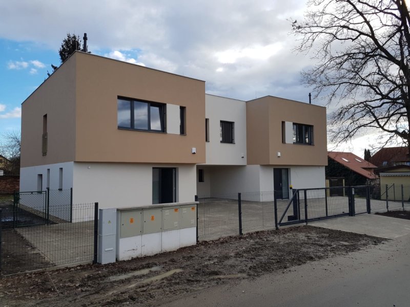 Tři rodinné domy – U Hřbitova, České Budějovice – fotografie 1
